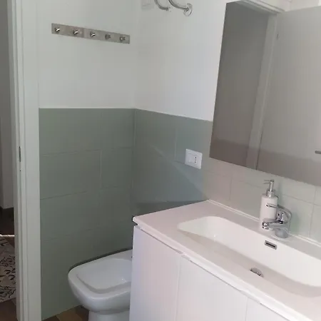 Casa Serenita Con Ingressi Indipendenti نوفارا