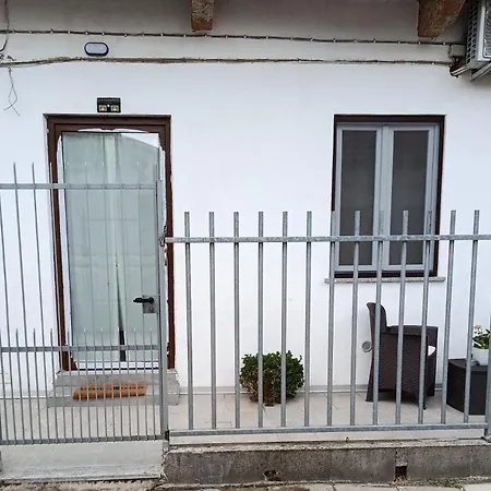 Casa Serenita Con Ingressi Indipendenti * Novara